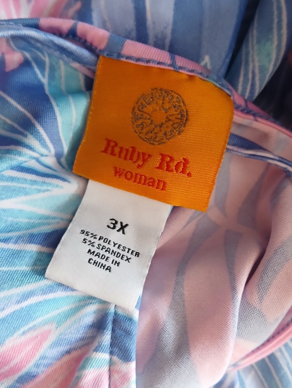 Ruby Rd. Blue And Pink Tropical Leaf Keyhole Top Size 3X - Picture 3 of 4
